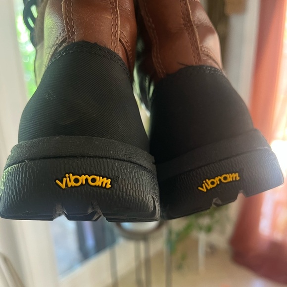 UGG Chestnut Leather and Suede Boots - Picture 5 of 14